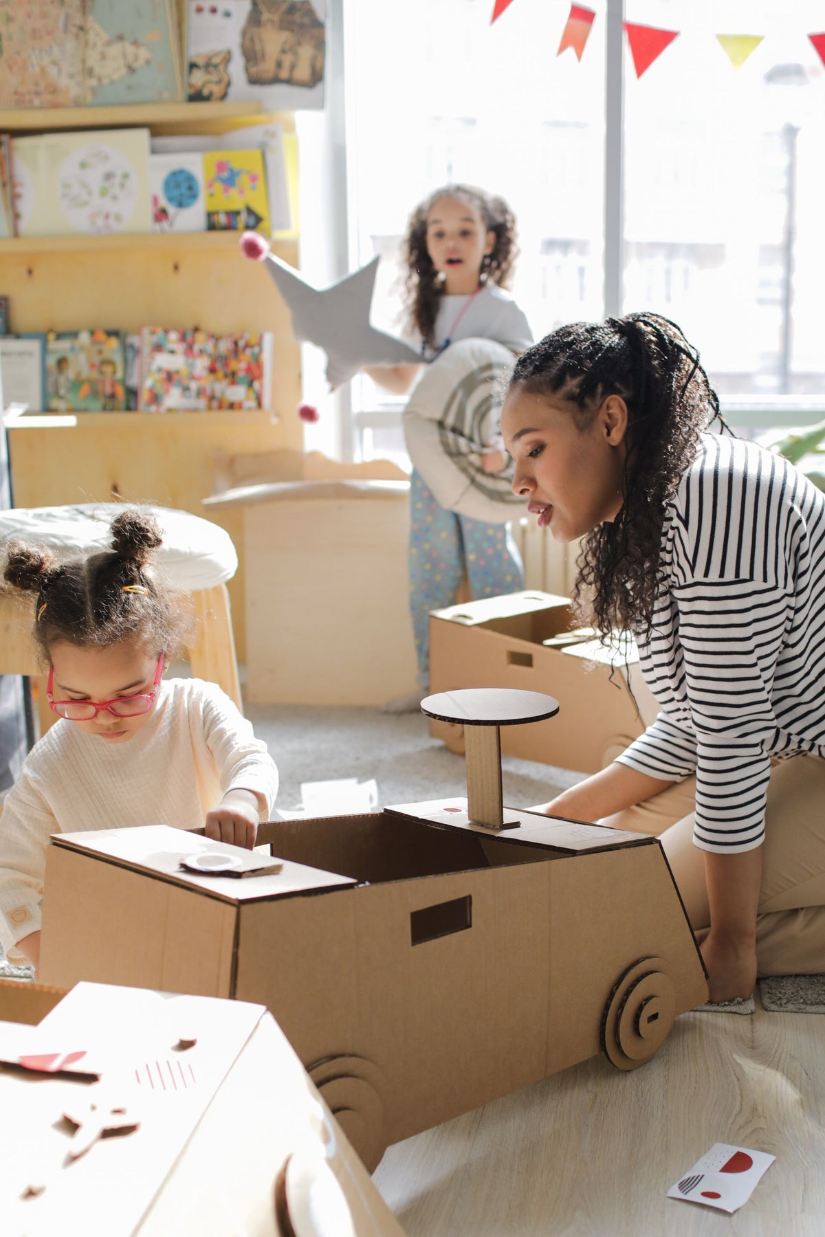 From Cardboard to Creation: Introducing Kids to Maker Play