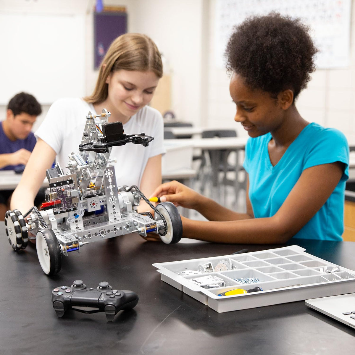 Pitsco Education TETRIX MAX R/C Robotics Set, STEM Projects for Teens Ages 15 & Up, Robotics Construction Sets, Real-World Engineering, Includes Nearly 700 Building Elements & Assembly Tools